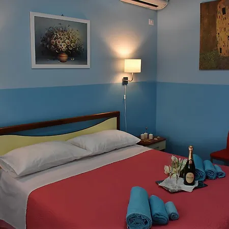 לינה וארוחת בוקר La Casa Di Luigi 4*