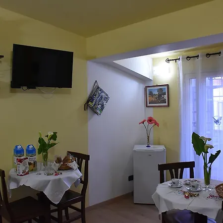 La Casa Di Luigi B&B 지아르디니낙소스